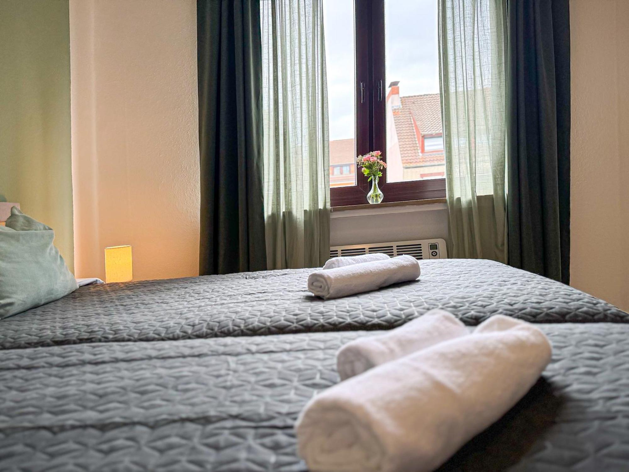 Immostay #8 - Haus Fuer 13 Personen Mit 7 Zimmer - Grosser Garten & Grill, Free Parking, Wlan BRE Eksteriør billede