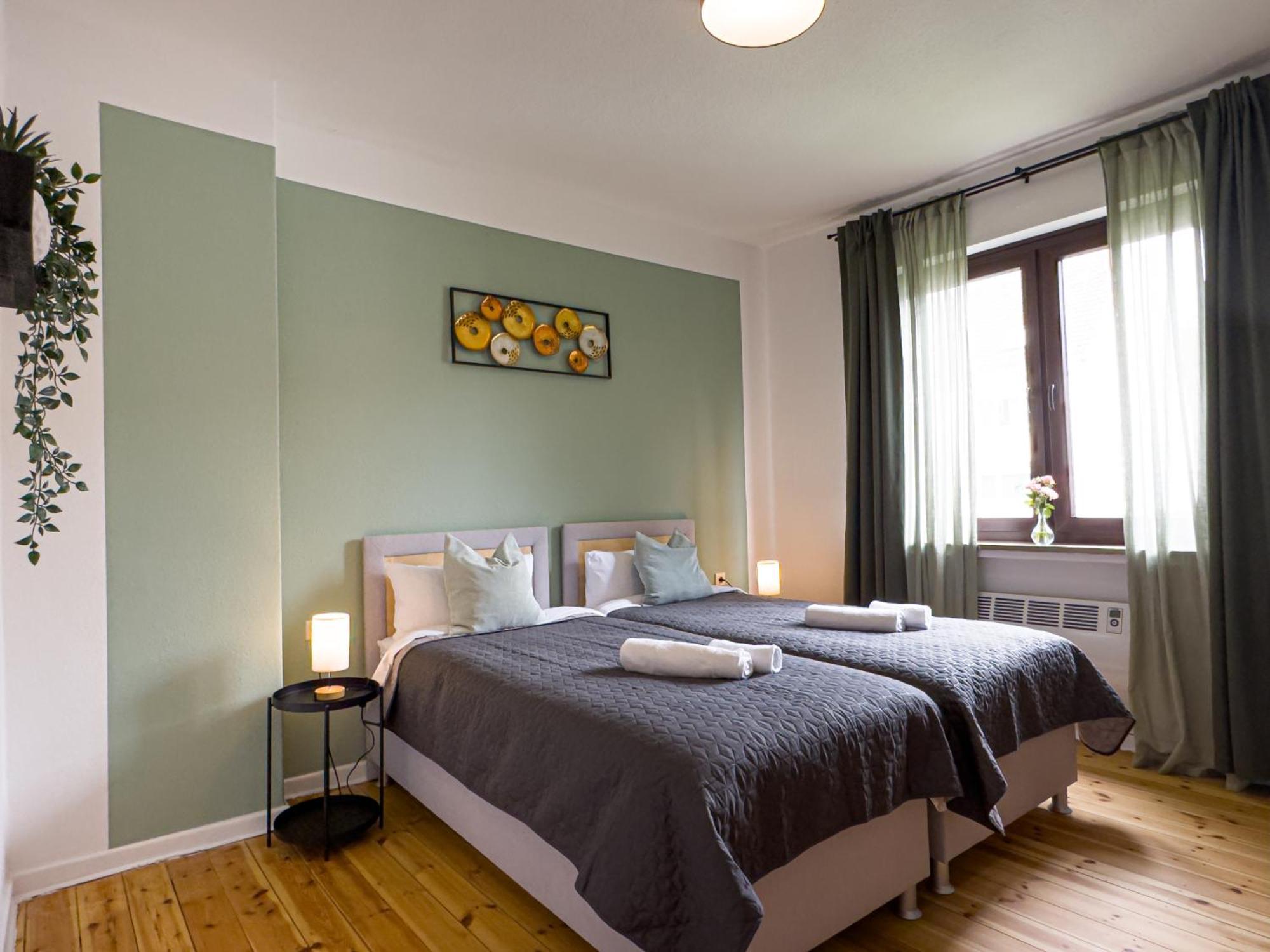 Immostay #8 - Haus Fuer 13 Personen Mit 7 Zimmer - Grosser Garten & Grill, Free Parking, Wlan BRE Eksteriør billede