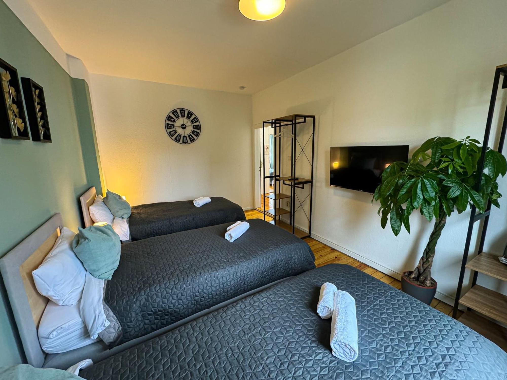 Immostay #8 - Haus Fuer 13 Personen Mit 7 Zimmer - Grosser Garten & Grill, Free Parking, Wlan BRE Eksteriør billede
