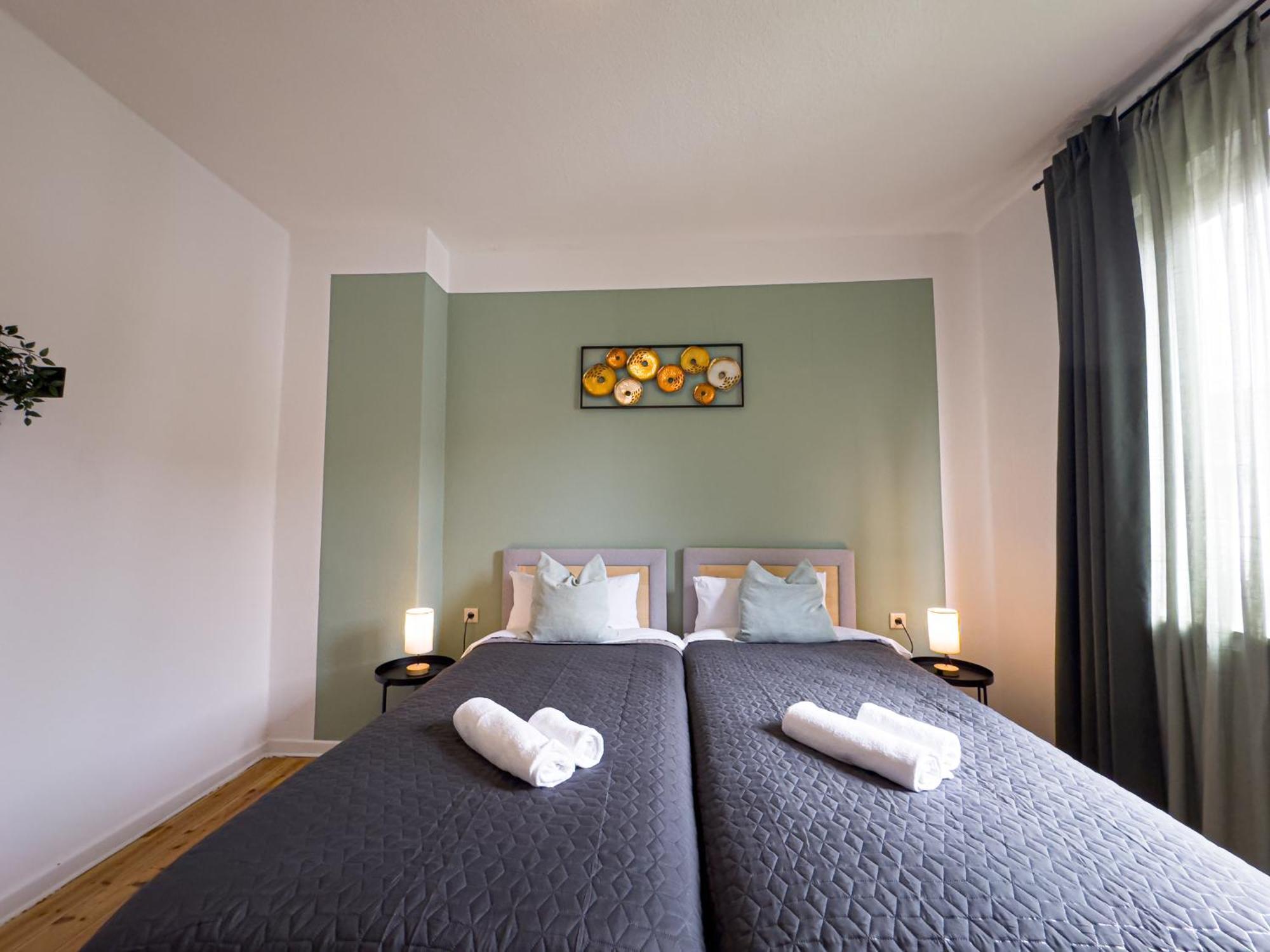 Immostay #8 - Haus Fuer 13 Personen Mit 7 Zimmer - Grosser Garten & Grill, Free Parking, Wlan BRE Eksteriør billede