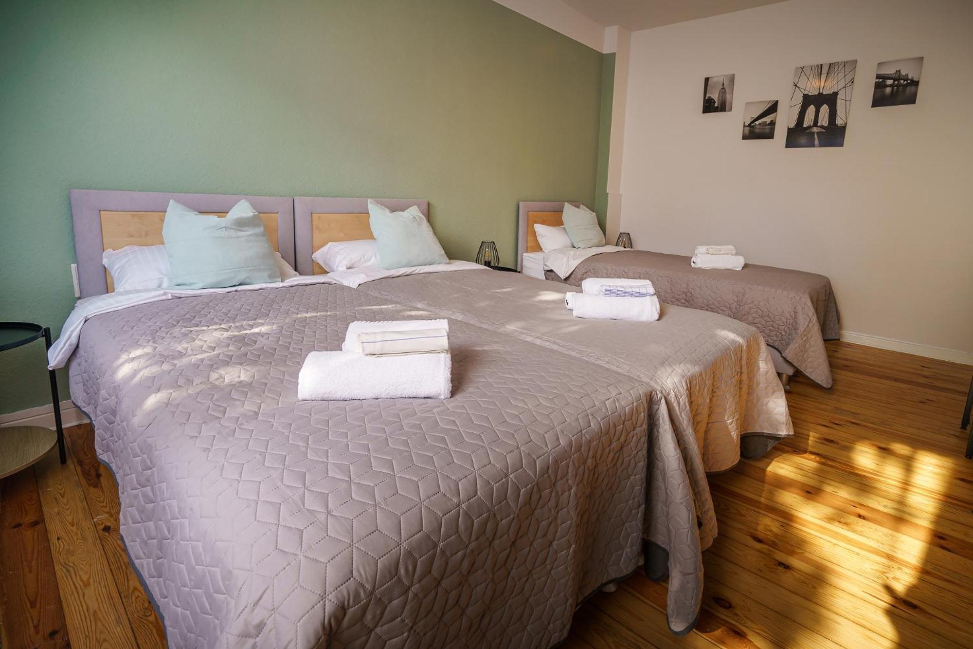 Immostay #8 - Haus Fuer 13 Personen Mit 7 Zimmer - Grosser Garten & Grill, Free Parking, Wlan BRE Eksteriør billede