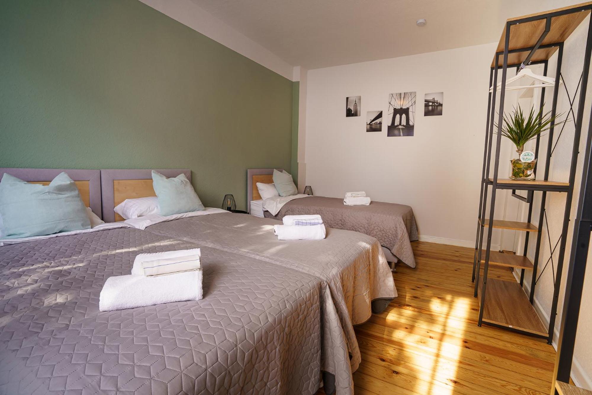 Immostay #8 - Haus Fuer 13 Personen Mit 7 Zimmer - Grosser Garten & Grill, Free Parking, Wlan BRE Eksteriør billede
